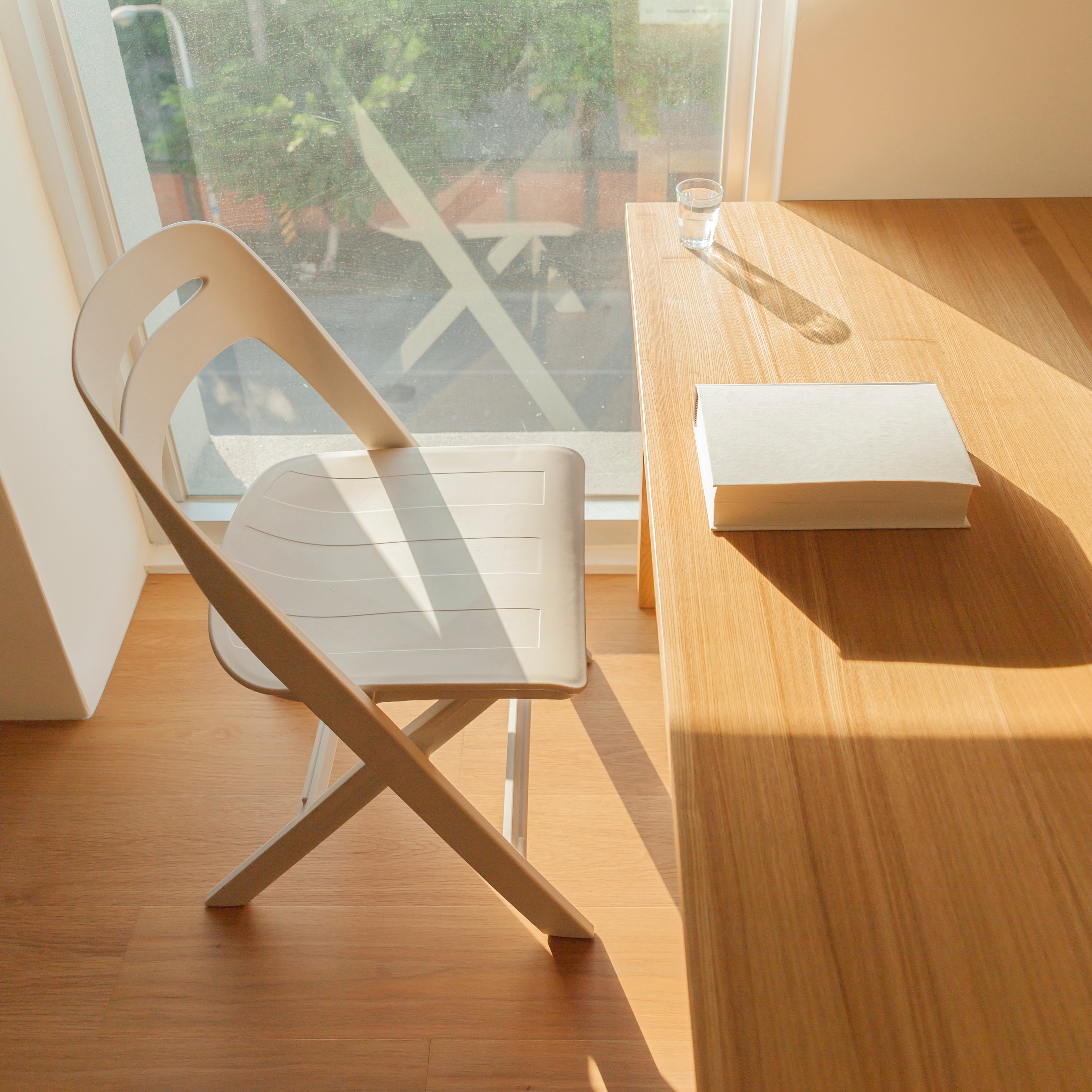 כסא מתקפל למשרד ביתי - מסיימים לעבוד, חוסכים במקום