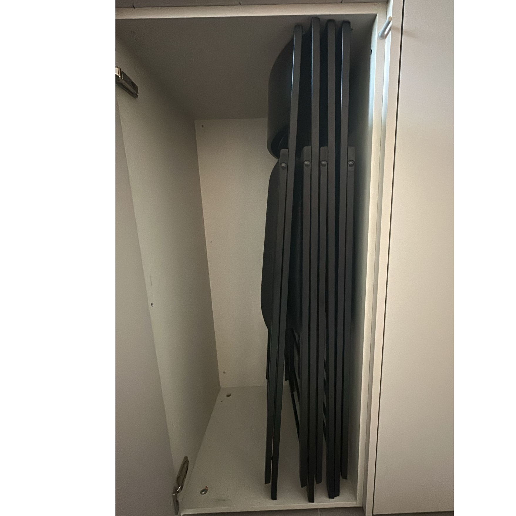 כסא בר מתקפל מרופד שחור דגם אבוריאז
