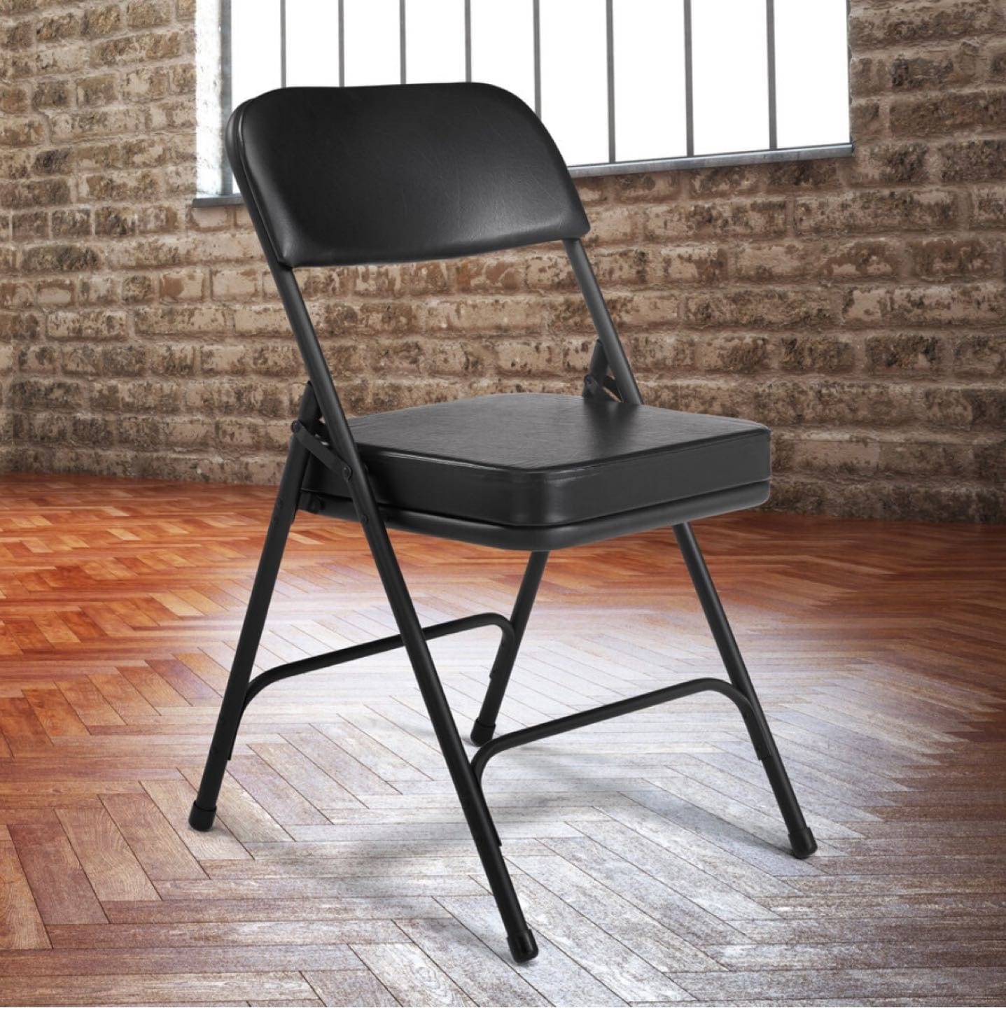 כיסא מתקפל מרופד נוח מאוד חזק יציב מושב וגב מרופד כסא מתקפל צבע שחור דגם היילנד#צבע_שחור