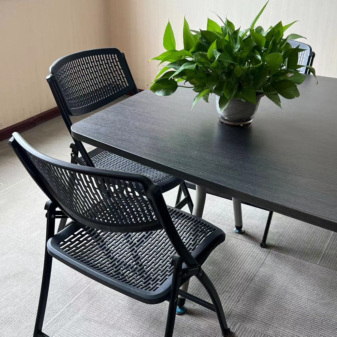 כסא מתקפל צבע שחור דגם מיאמי נוחים מאוד חזקים