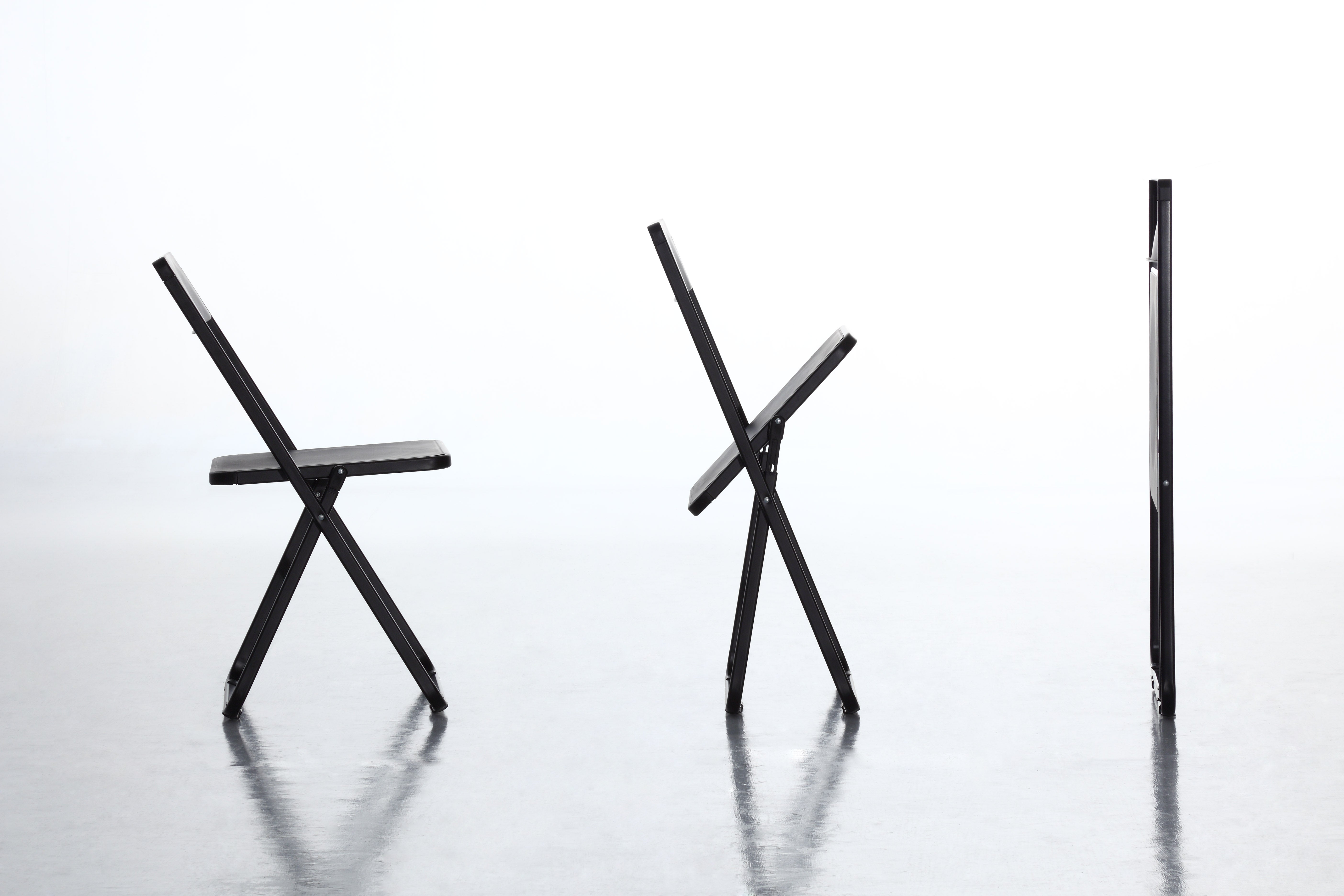 כסא מתקפל דק צבע שחור דגם סלים