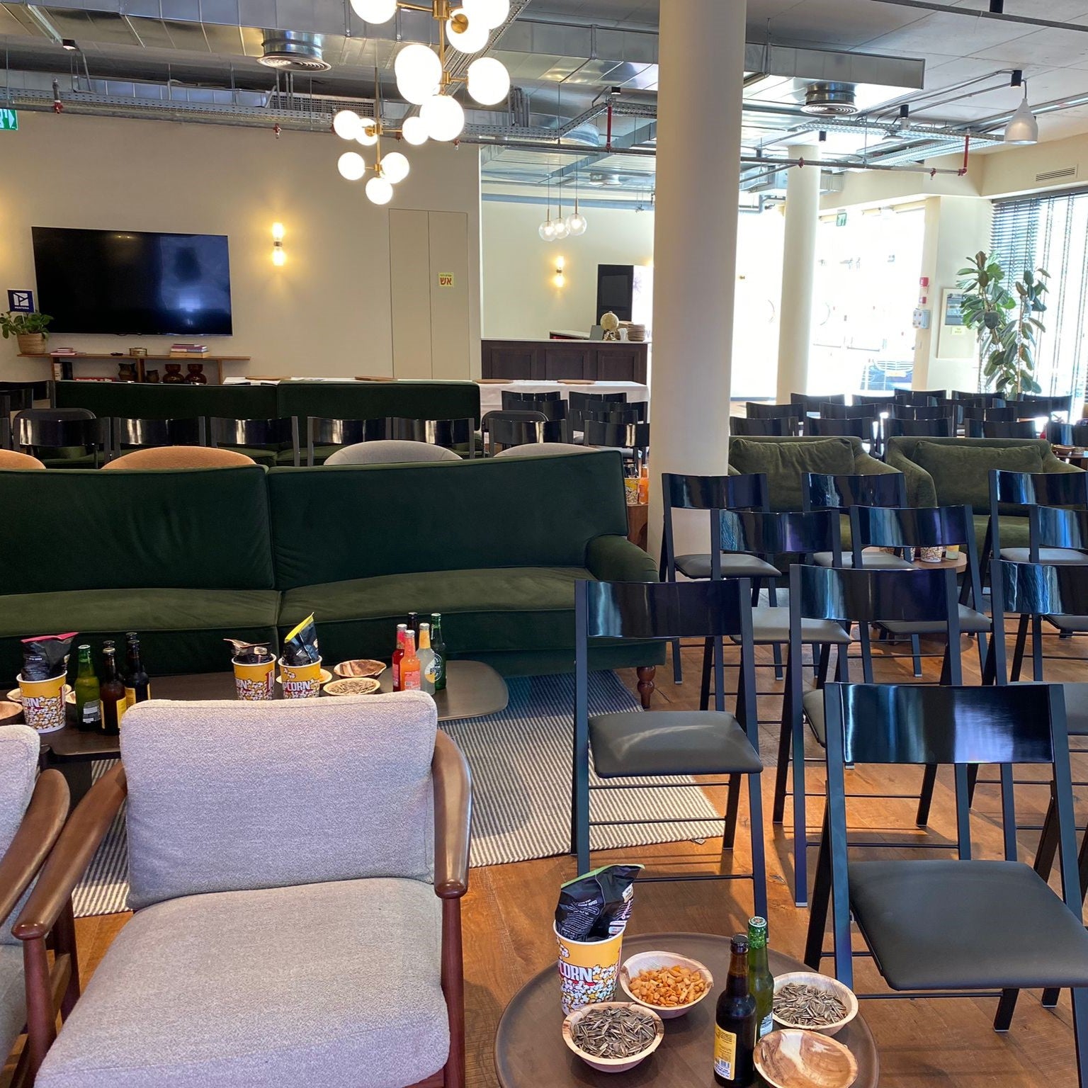 כסאות מתקפלים מרופדים צבע שחור דגם שיקאגו